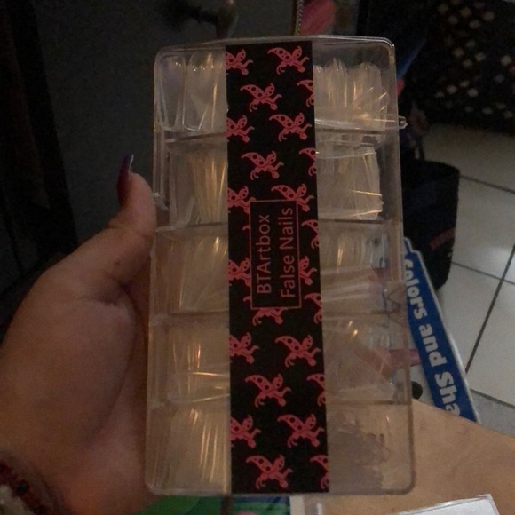 False nails - Picture 1 of 3